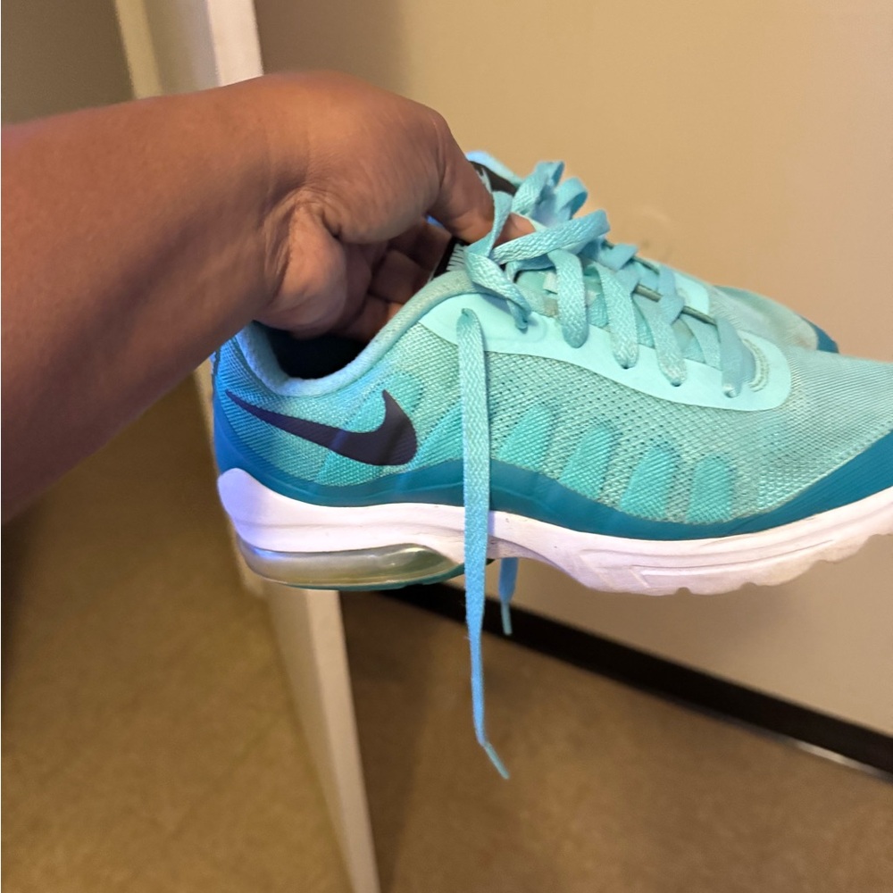 Shoes - Picture 2 of 4